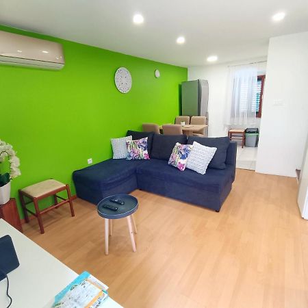 Center Perfect Spot Apartment Split Exterior photo